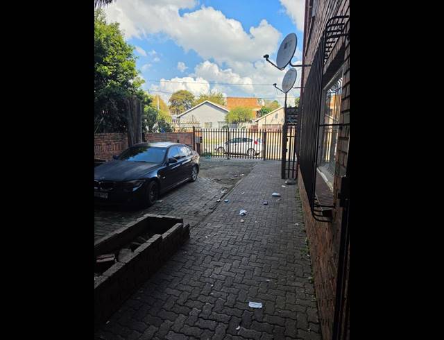 1 BEDROOM APARTMENT FOR SALE IN TURFFONTEIN